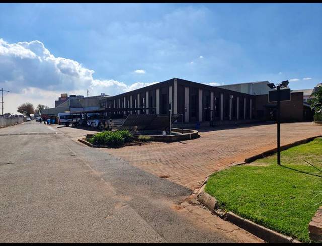 INDUSTRIAL PROPERTY TO RENT IN ISANDO